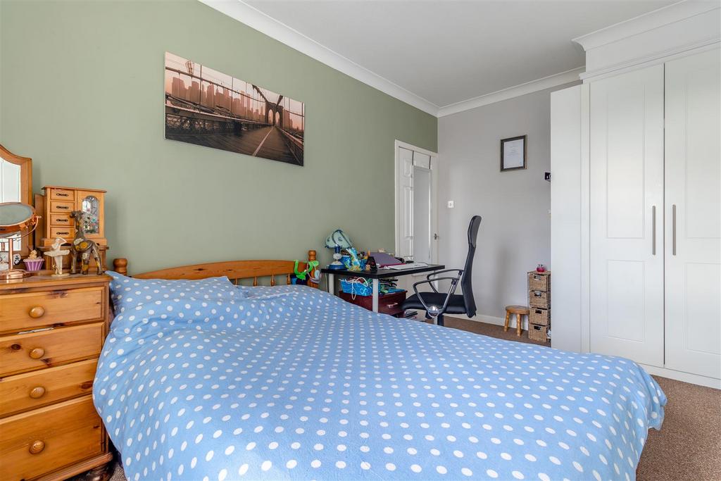 8588934-interior10.jpg