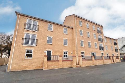 3 bedroom apartment for sale, Gainsborough Court, Great Yarmouth
