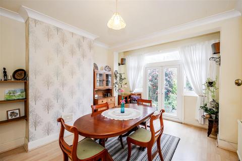 6 Mount View Road, London, E4 7EF