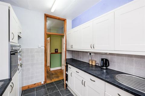 6 Mount View Road, London, E4 7EF