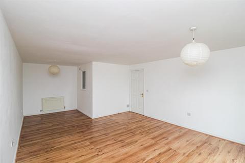 2 bedroom flat for sale, St Christophers Walk, Burton Street WF1