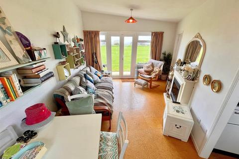 2 bedroom chalet for sale, Winterton-on-Sea