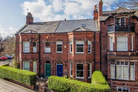 4 bedroom terraced house for sale, College Grove Road, Wakefield WF1