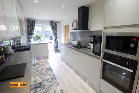 4 bedroom semi-detached house for sale, Sytchmill Way, Stoke-On-Trent ST6