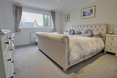 4 bedroom detached house for sale - Meadow Way, Walkington, Beverley