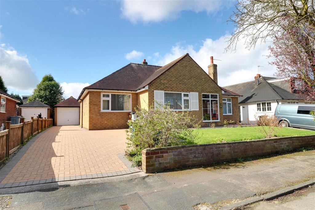 Clowes Avenue, Alsager 3 bed detached bungalow for sale £350,000