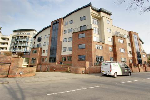 Tring - 2 bedroom apartment for sale
