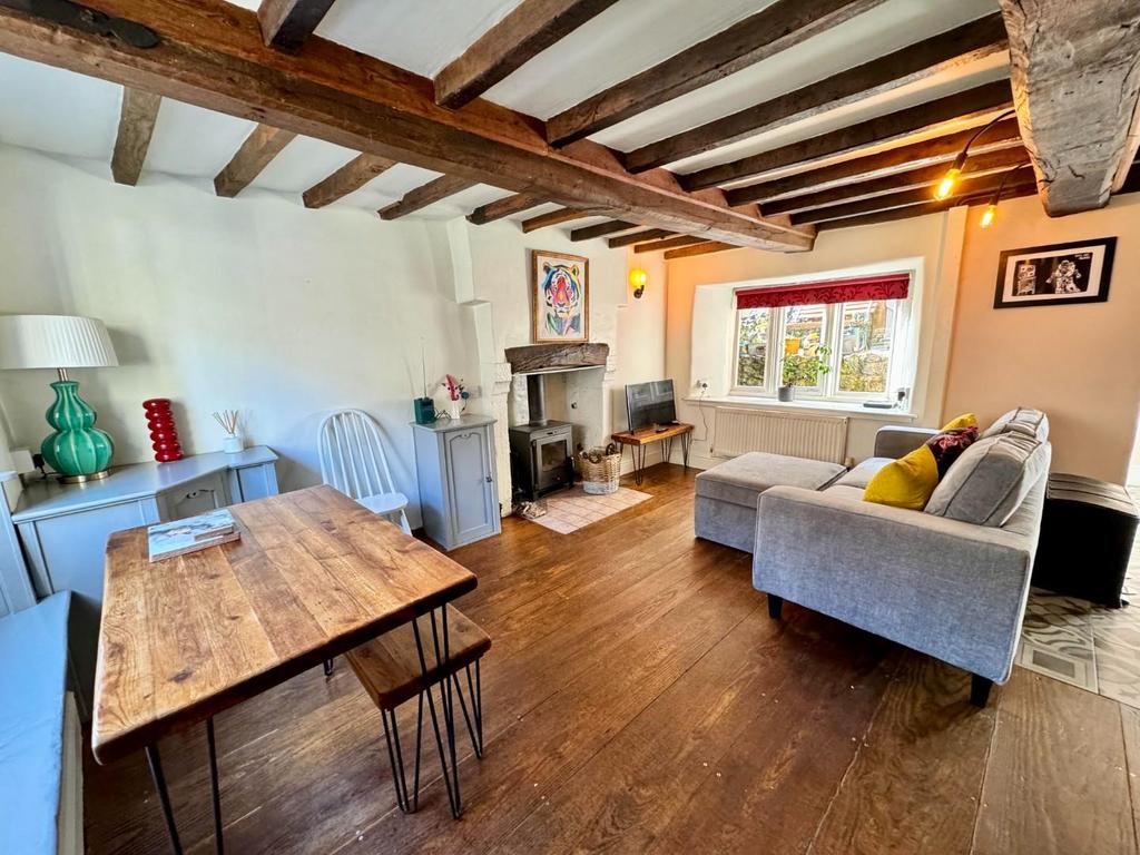 Living Room 3.jpg