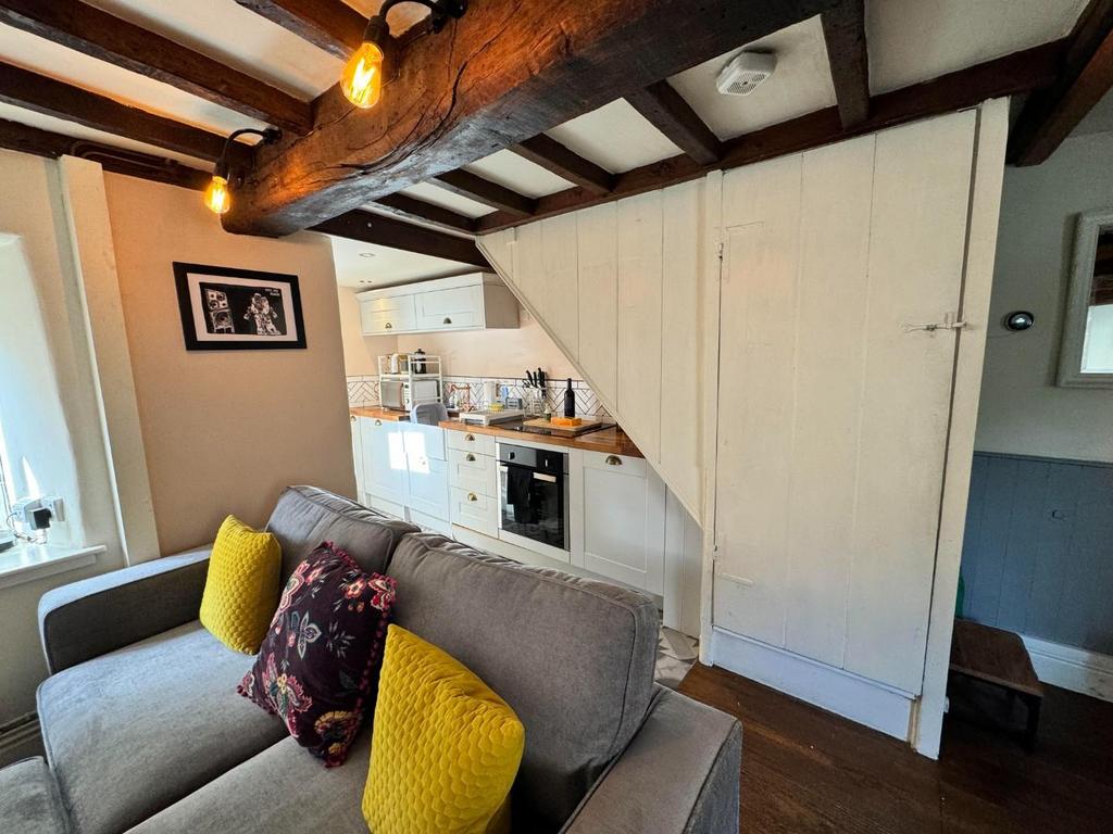 Living Kitchen Area.jpg