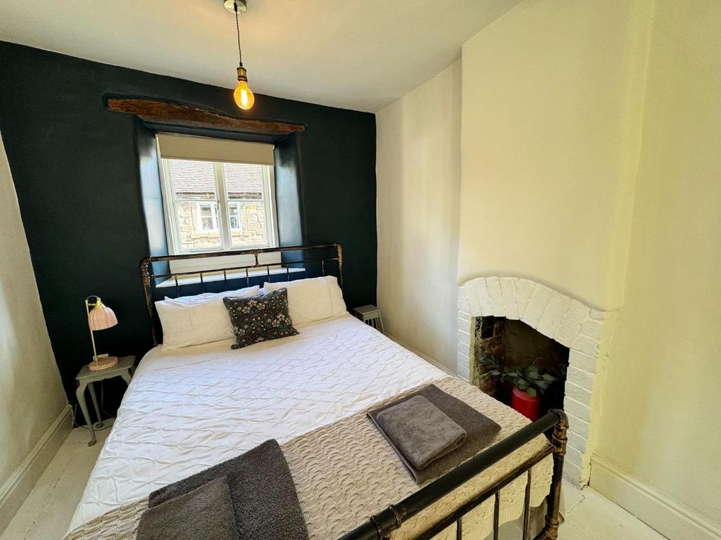 Bedroom One 3.jpg