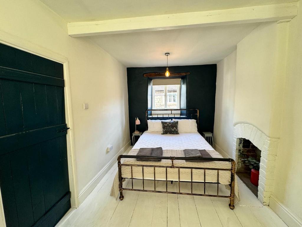 Bedroom One.jpg