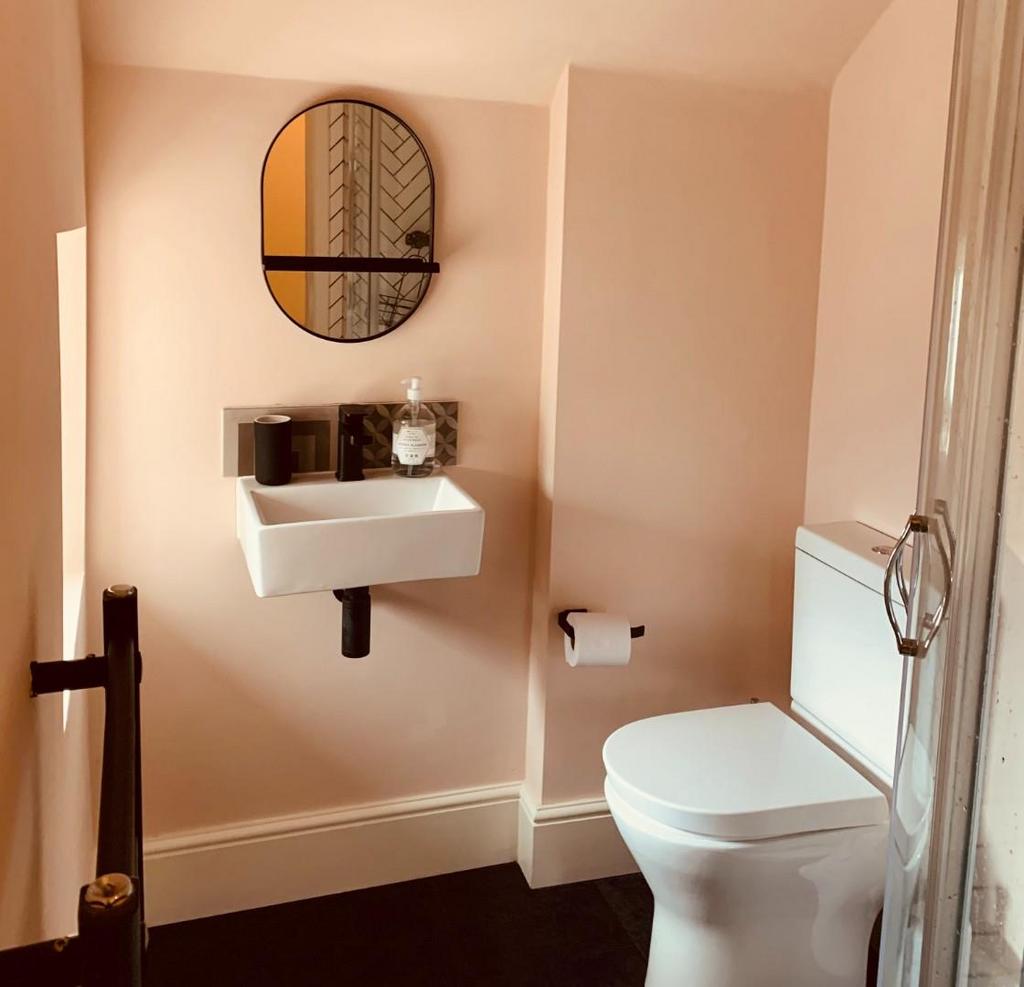 Bathroom 3.jpg