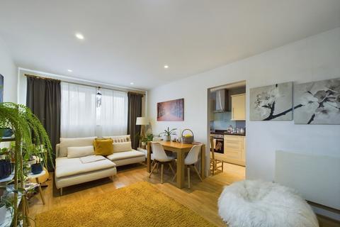 2 bedroom apartment for sale, Francis Close, Hitchin, SG4