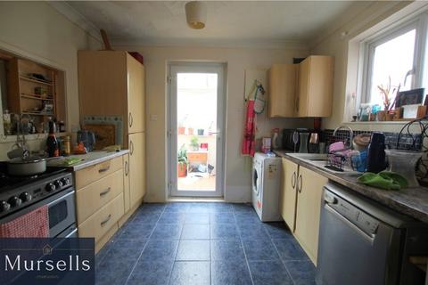 28 Fitzworth Avenue, Poole, BH16 5AY