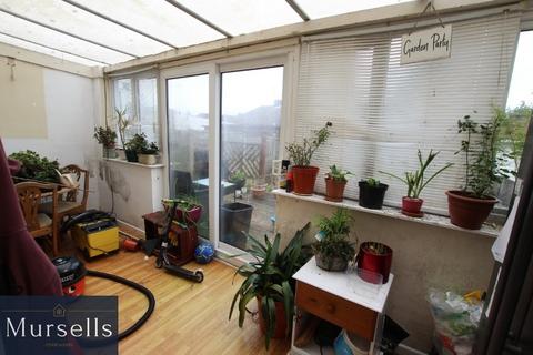 28 Fitzworth Avenue, Poole, BH16 5AY