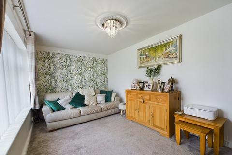 2a Golding Crescent, Stanford-le-hope, SS17 7AZ