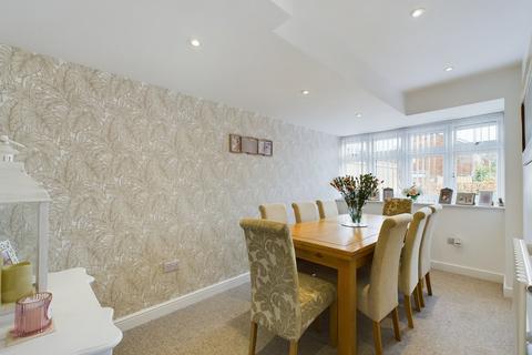 2a Golding Crescent, Stanford-le-hope, SS17 7AZ