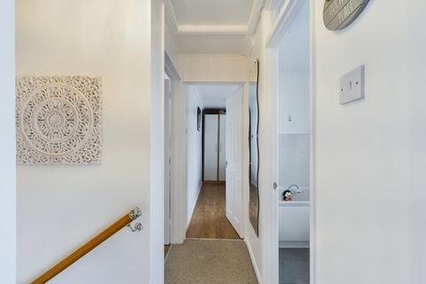 2a Golding Crescent, Stanford-le-hope, SS17 7AZ