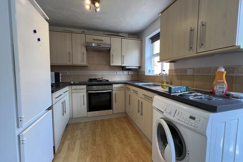 4 bedroom semi-detached house to rent, Stapleton, Bristol BS16