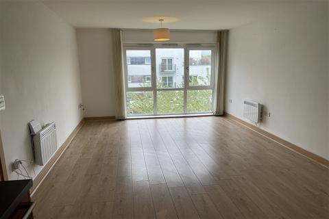 2 bedroom flat to rent - 2 bedroom 2nd Floor Flat in Basildon
