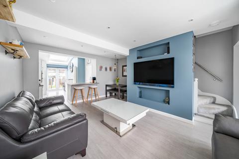 69 Ashby Avenue, Chessington, KT9 2BT