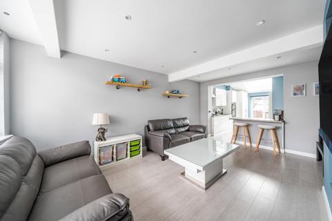 69 Ashby Avenue, Chessington, KT9 2BT