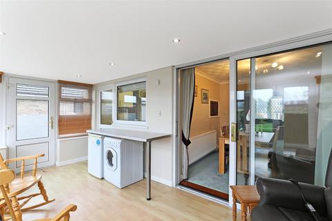 3 bedroom detached house for sale - Woodside Avenue, Wrenthorpe, Wakefield, West Yorkshire, WF2