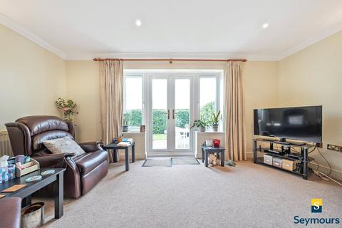 2 bedroom flat for sale, Parkside House, Burpham GU4