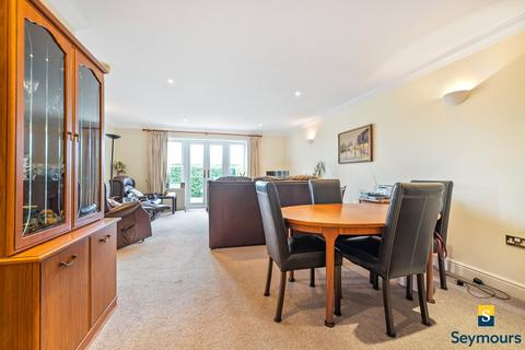 2 bedroom flat for sale, Parkside House, Burpham GU4