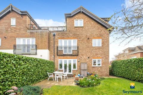 2 bedroom flat for sale - Parkside House, Burpham GU4