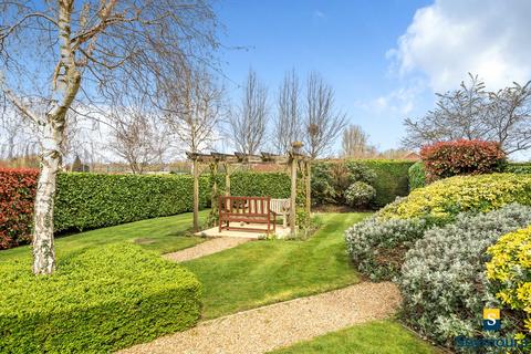 2 bedroom flat for sale, Parkside House, Burpham GU4