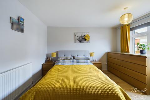 2 bedroom flat for sale, Grenville Road, Buckingham