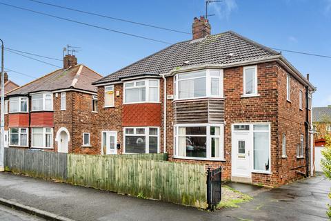 3 bedroom semi-detached house for sale, Golf Links Road, Hull, HU6