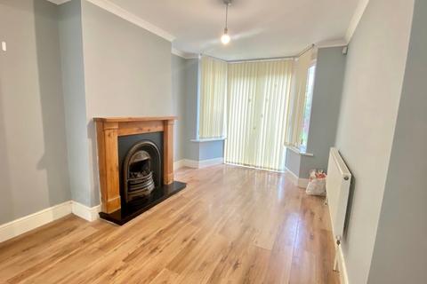 3 bedroom semi-detached house for sale, Golf Links Road, Hull, HU6