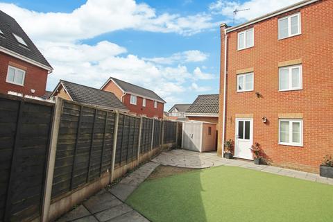3 bedroom semi-detached house for sale, Holmecroft Chase, Westhoughton, BL5