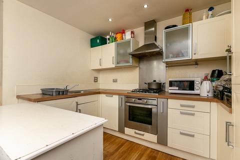 2 bedroom apartment for sale, Brighton Road, REDHILL, Surrey, RH1