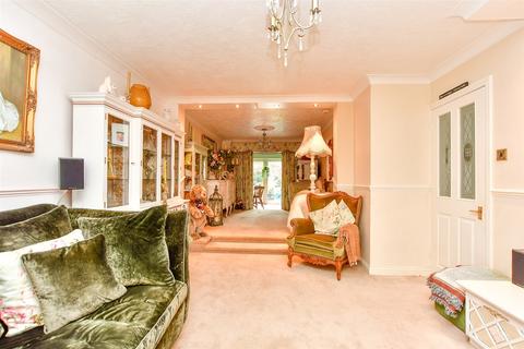 4 bedroom detached house for sale - The Willows, Sittingbourne, Kent