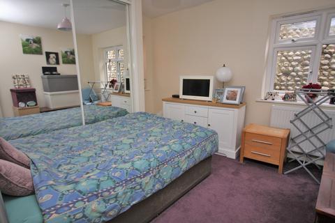 1 bedroom flat for sale - The Goffs, Eastbourne BN21