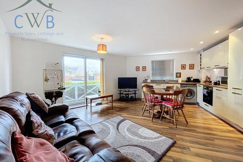 2 bedroom flat for sale - Poynder Drive, ME6