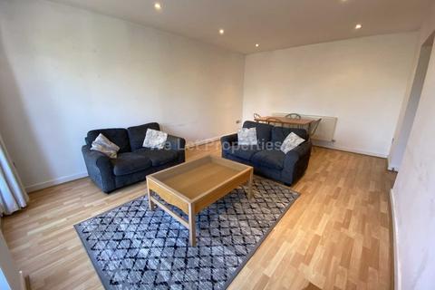 2 bedroom apartment to rent, Spath Road, Manchester M20