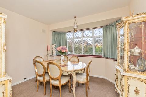 11 Broadbridge Lane, Smallfield, Horley, RH6 9RE