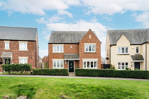 4 bedroom detached house for sale, Izzard Road, Bicester OX25