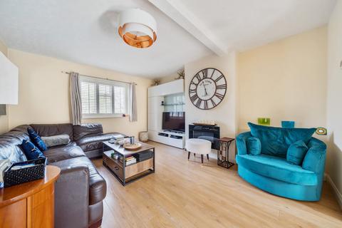 2 bedroom maisonette for sale, Magpie Hall Close, Bromley