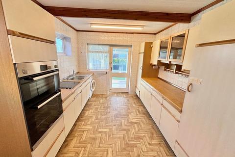 3 bedroom bungalow for sale - Leys Road, Bispham FY2
