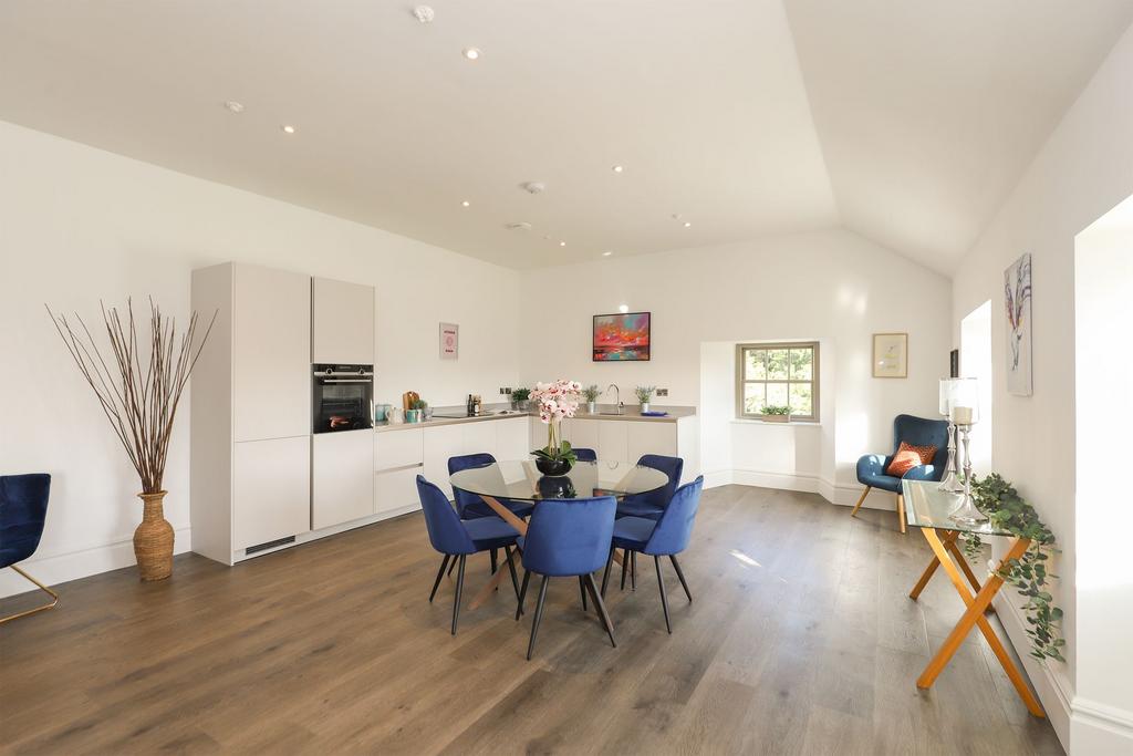 Kitchen Dining Area