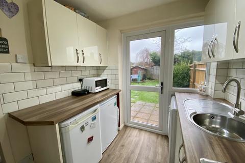 3 bedroom semi-detached house for sale - Farmlands Close, Polegate, East Sussex, BN26