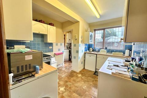 18 Blackburn Avenue, Wolverhampton, WV6 9JS