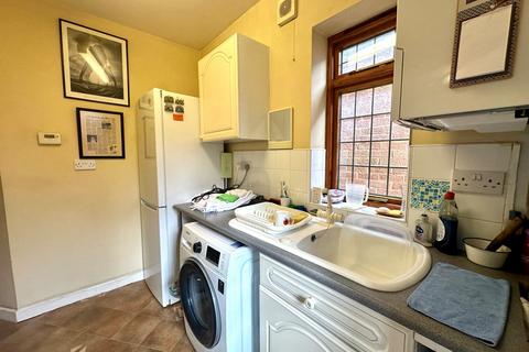 18 Blackburn Avenue, Wolverhampton, WV6 9JS