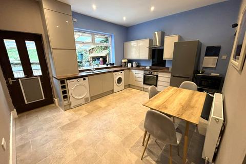 2 bedroom terraced house for sale, Mottram Road, Hyde