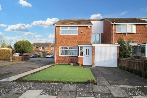 3 bedroom semi-detached house for sale - Salters Close, Gosforth, Newcastle upon Tyne, Tyne and Wear, NE3 5BZ